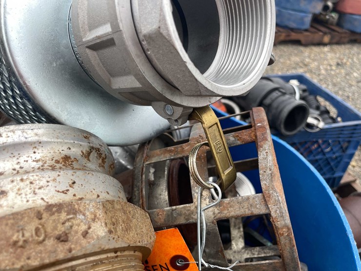 #5085-•-pallet-of-industrial-hose-fittings-image-16