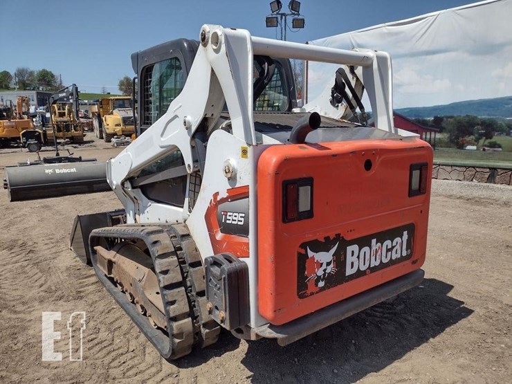 2021-bobcat-t595-image-34