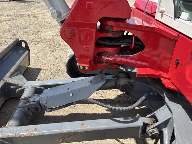 2020-takeuchi-tb240-image-19