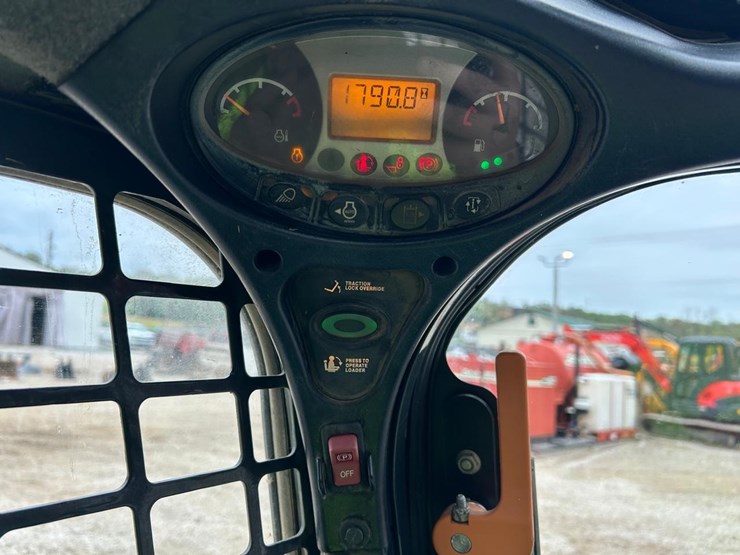 2021-bobcat-t770-image-24