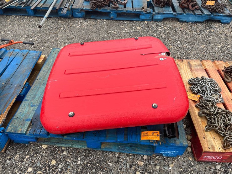 #5092-•-fiber-glass-tractor-roof-and-parts-image-1