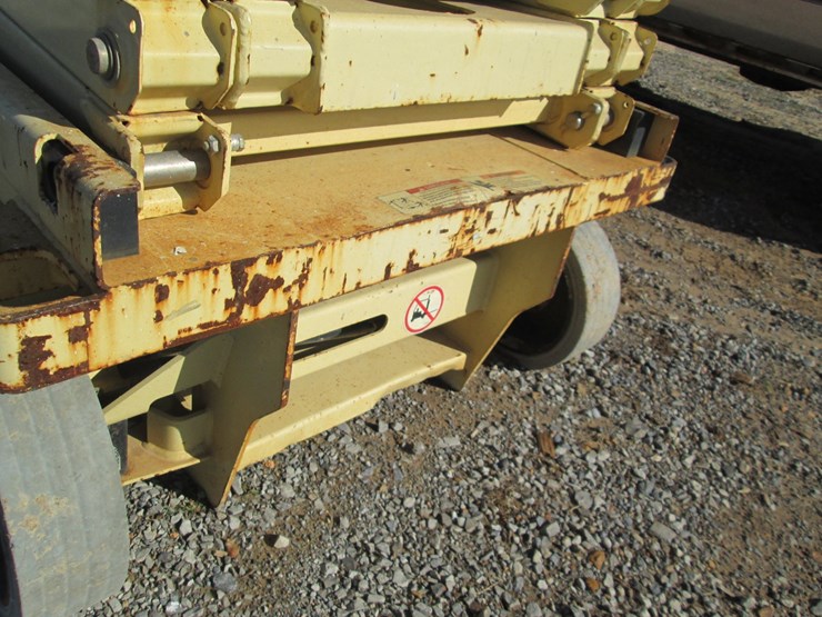 2013-jlg-3248rs-image-11