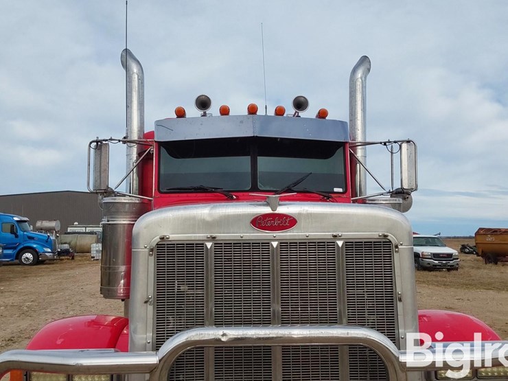 2003-peterbilt-379-image-14