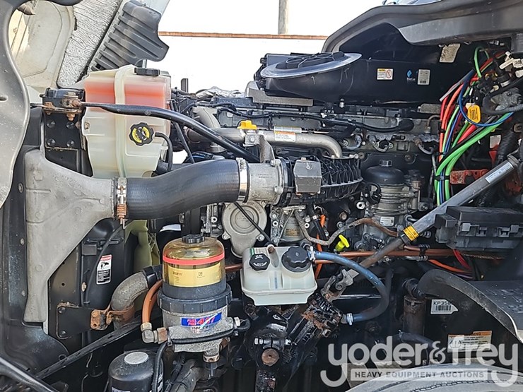 2019-freightliner-cascadia-125-image-22