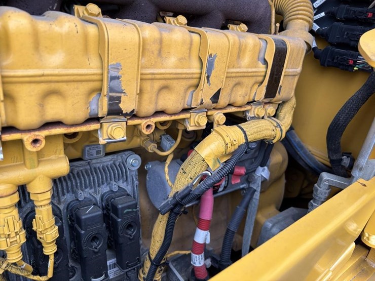 2023-john-deere-544-image-46