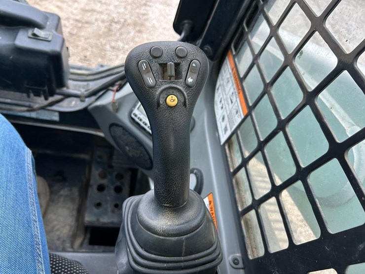 2020-bobcat-t770-image-22
