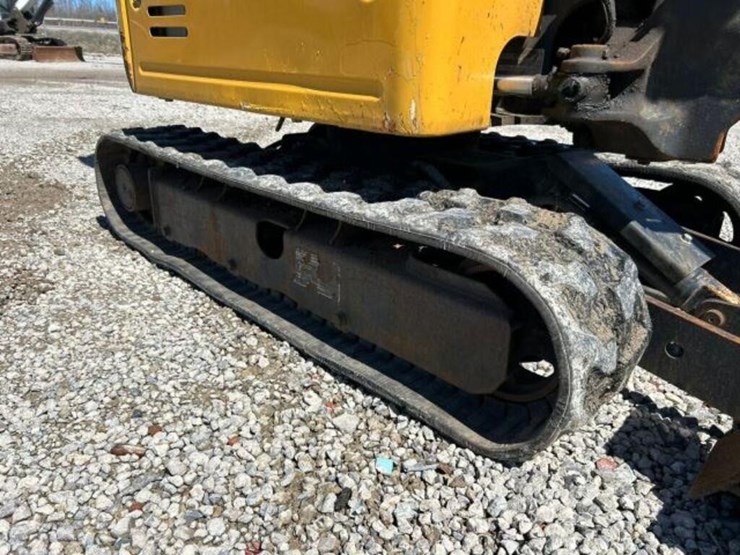 2019-deere-17g-image-27