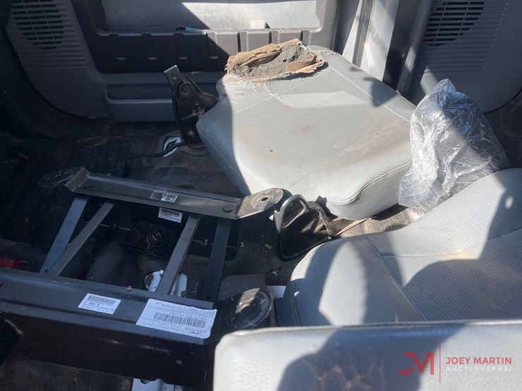 2013-ford-f250-xl-image-26