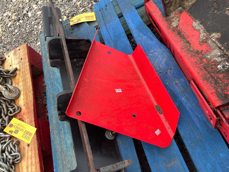 #5092-•-fiber-glass-tractor-roof-and-parts-image-17
