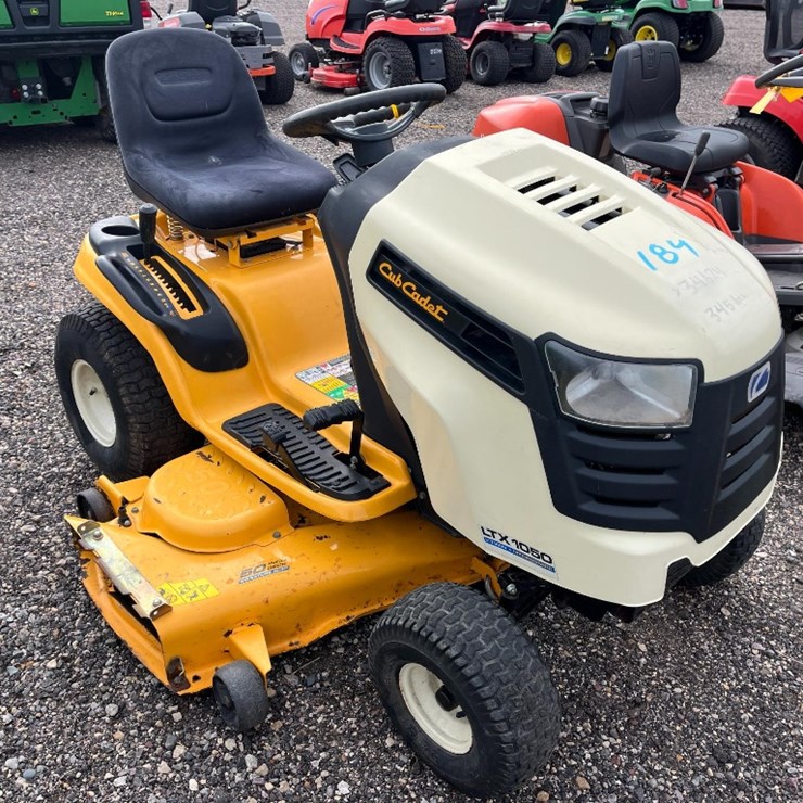 CUB CADET 1050