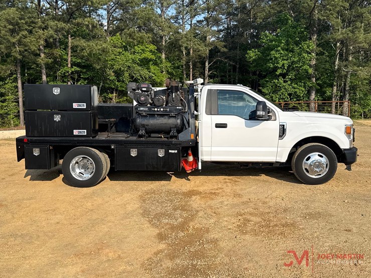 2020-ford-f350-xl-image-2
