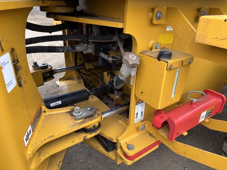 2023-john-deere-544-image-21