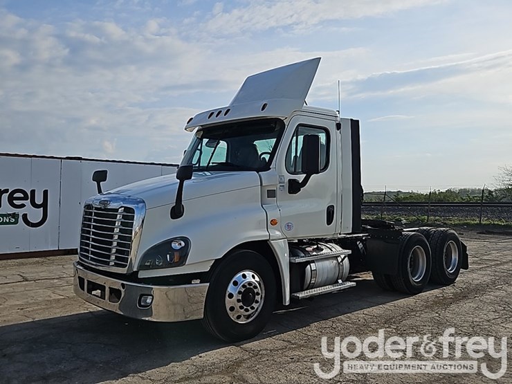 2019-freightliner-cascadia-125-image-1