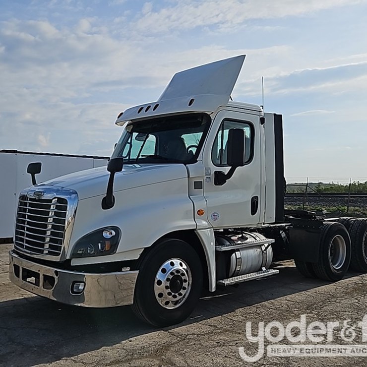 2019 FREIGHTLINER CASCADIA 125