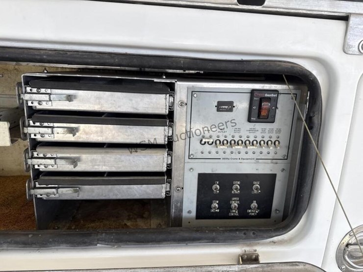 2006-ford-f450-image-16