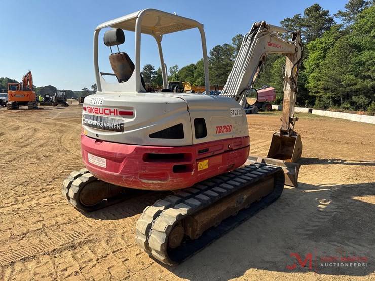 2018-takeuchi-tb260-image-4