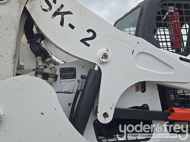 2016-bobcat-t750-image-26