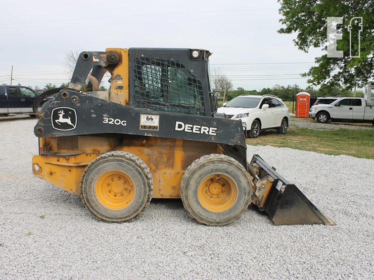deere-320g-image-4