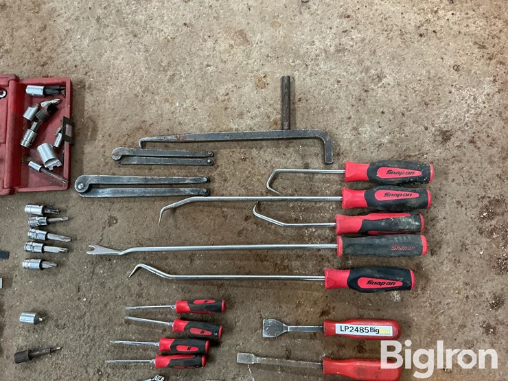 various-hand-tools-image-13