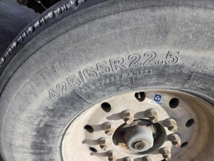 2011-kenworth-t800-image-11