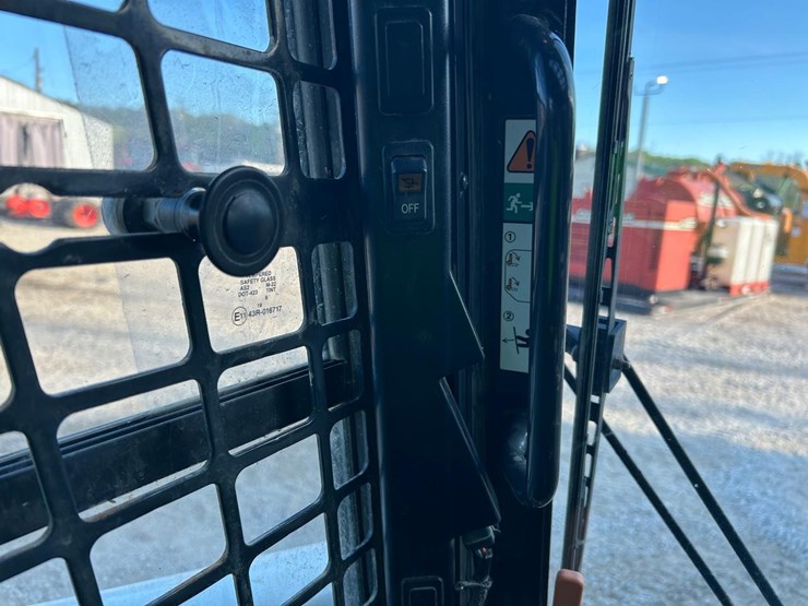 2020-bobcat-t650-image-26