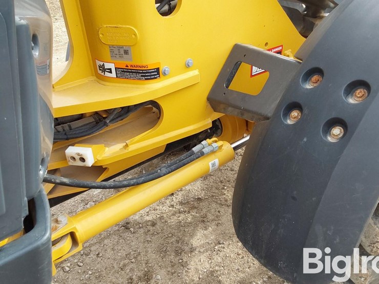 deere-204l-image-17