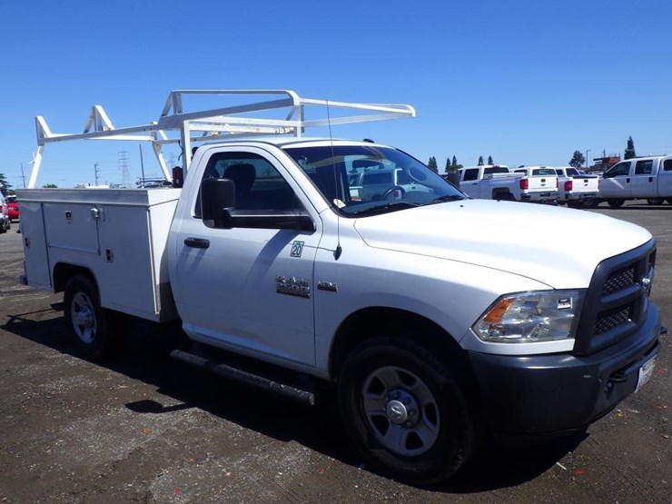 2018-dodge-2500-image-2