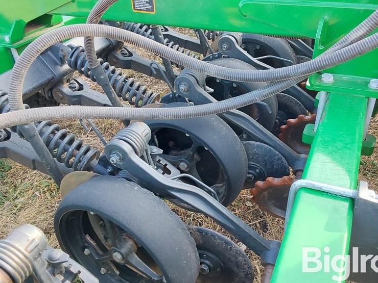 2019-john-deere-n536-image-19