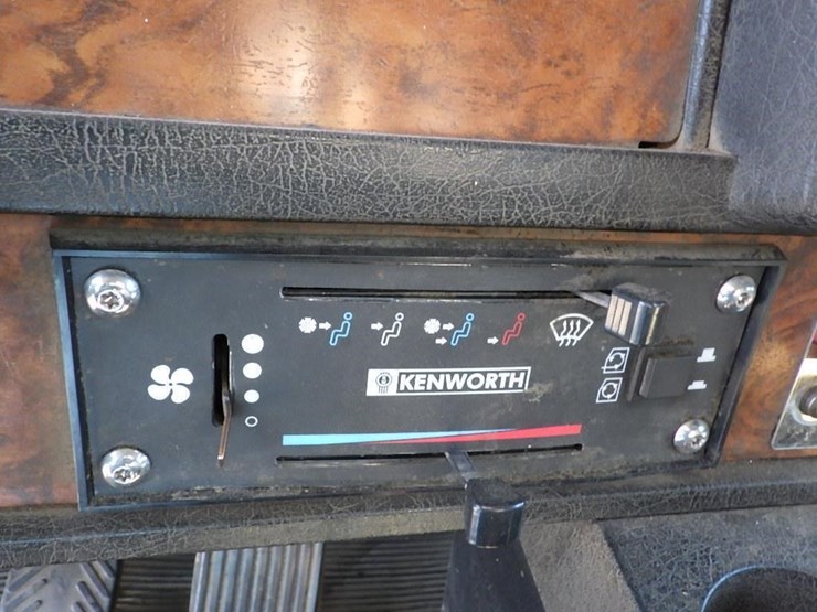 1999-kenworth-t800-image-63