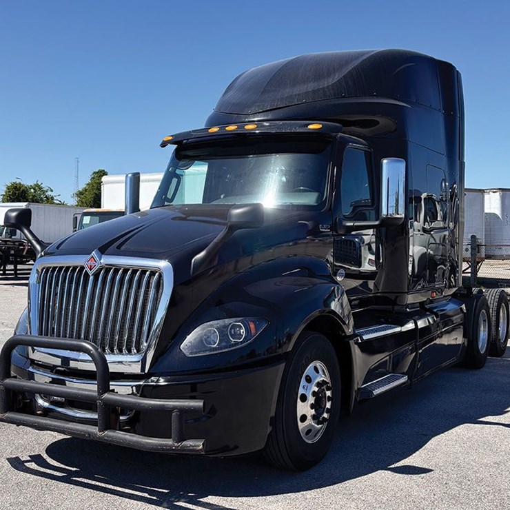 2022 INTERNATIONAL LT