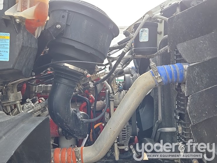 2019-freightliner-108sd-image-48