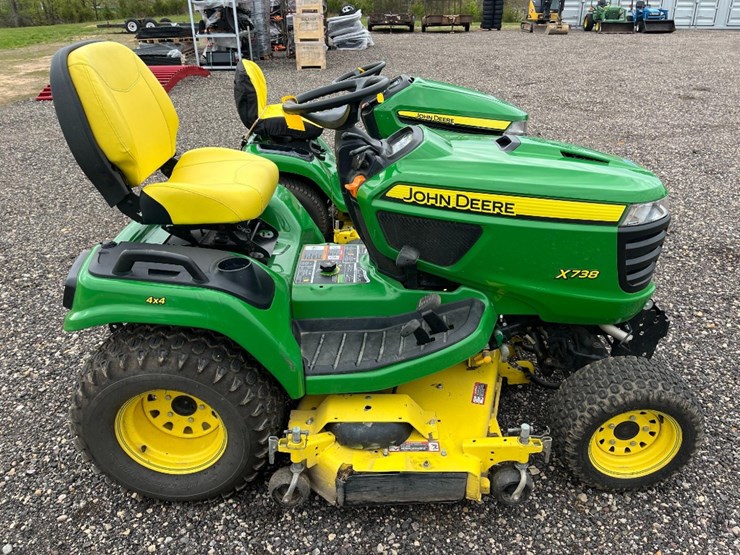 john-deere-x738-image-8