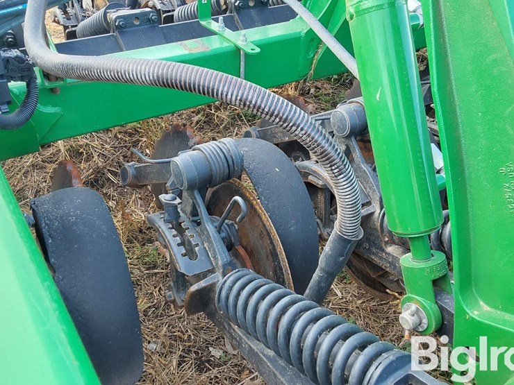 2019-john-deere-n536-image-15