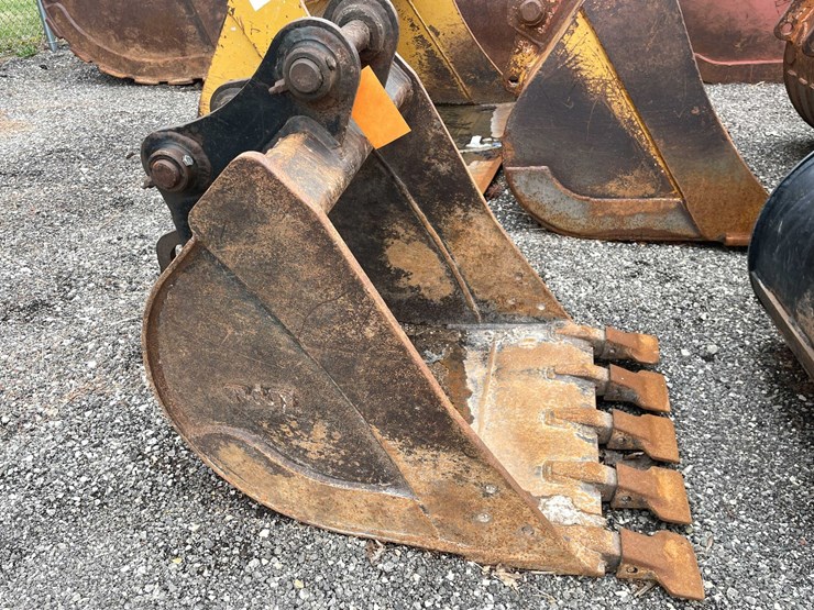 caterpillar-304.5-image-2
