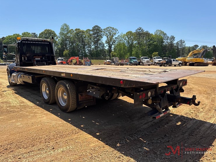 peterbilt-348-image-3