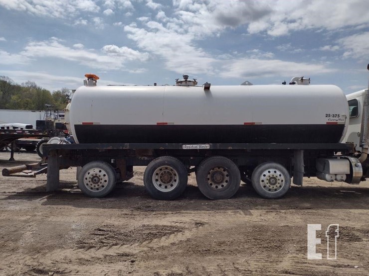 peterbilt-389-image-34