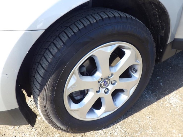 2013-volvo-xc60-image-13