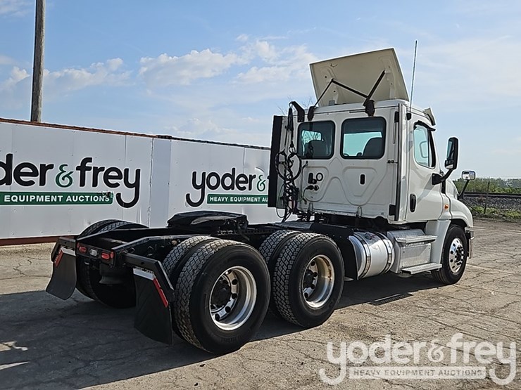 2019-freightliner-cascadia-125-image-4