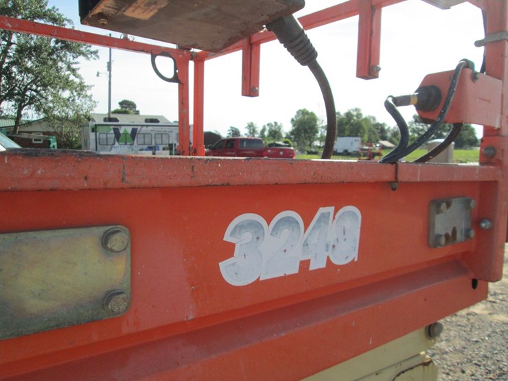 2013-jlg-3248rs-image-15