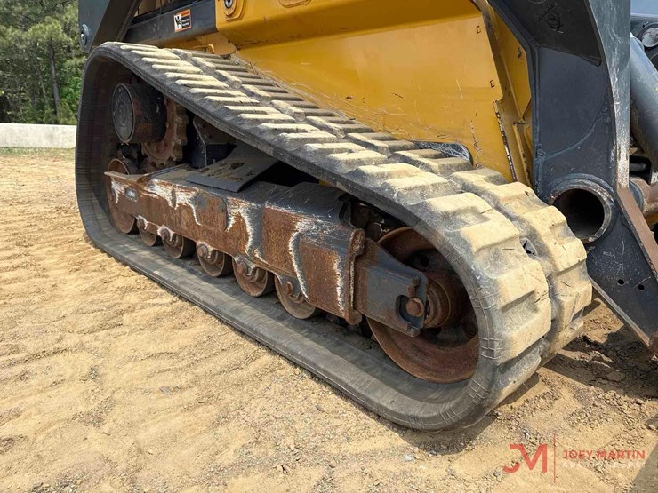 deere-331g-image-10