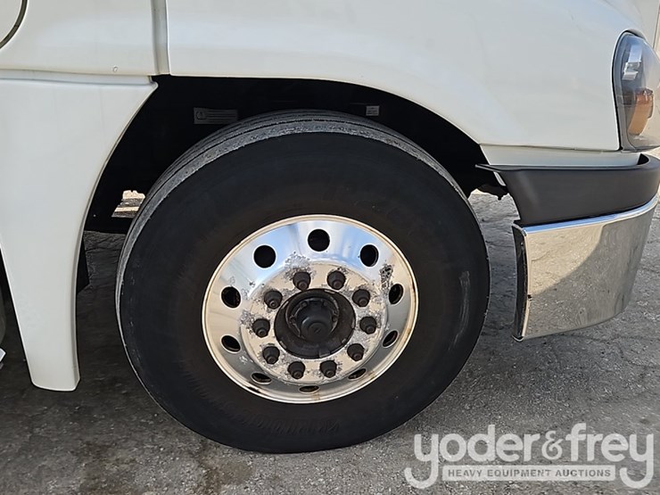 2019-freightliner-cascadia-125-image-9