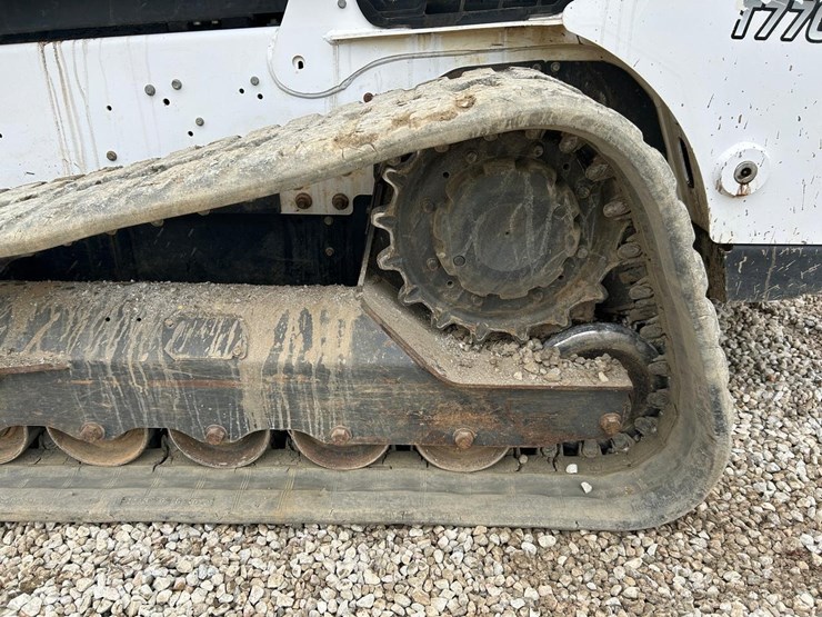 2021-bobcat-t770-image-18