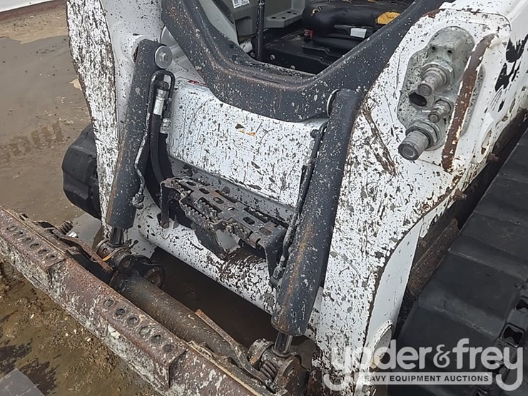 2016-bobcat-t750-image-22