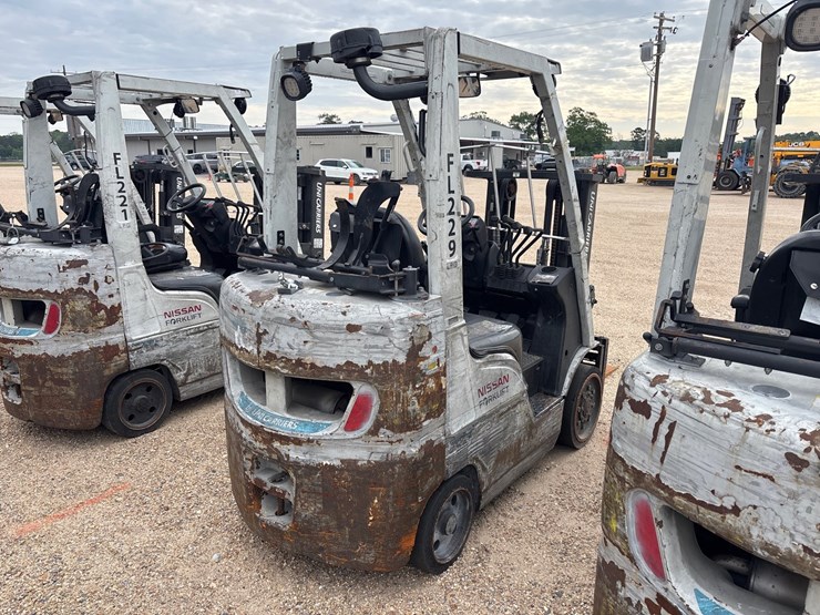 #16272-•-2015-nissan-cf50lp-forklift-image-3
