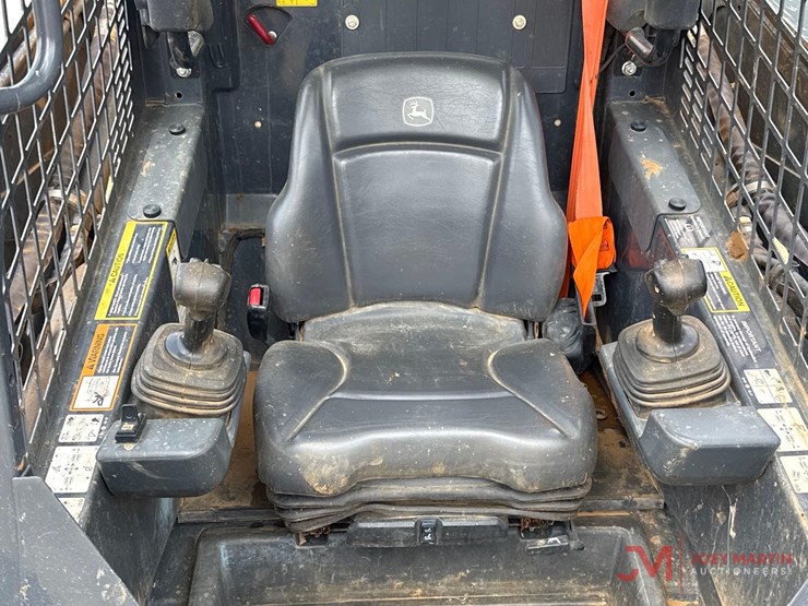 2024-deere-331g-image-11