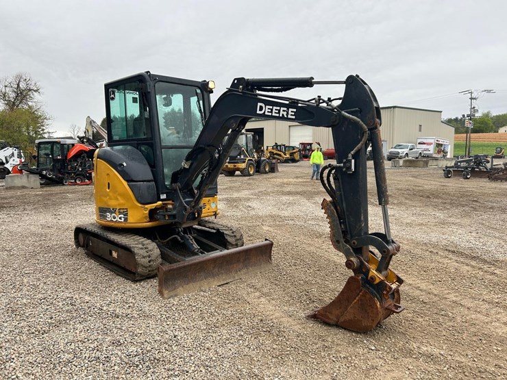 2019-deere-30g-image-6