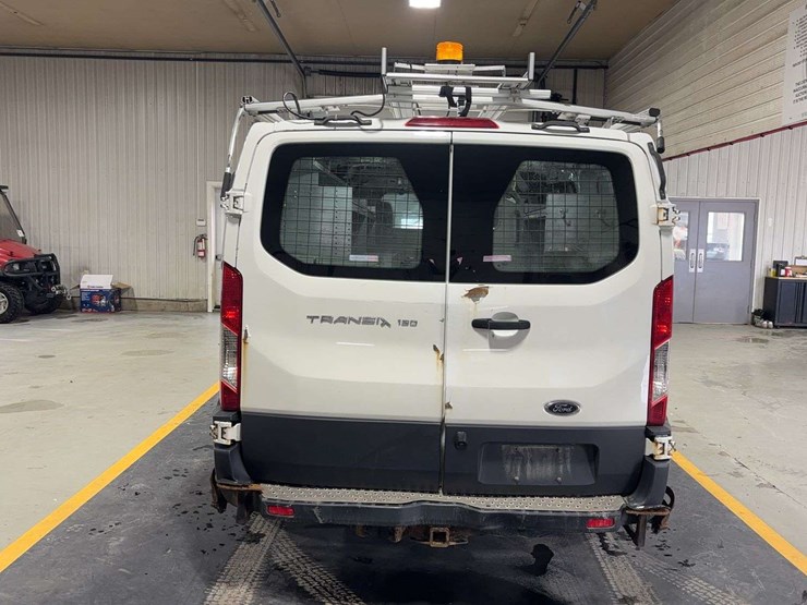 2016-ford-transit-image-4