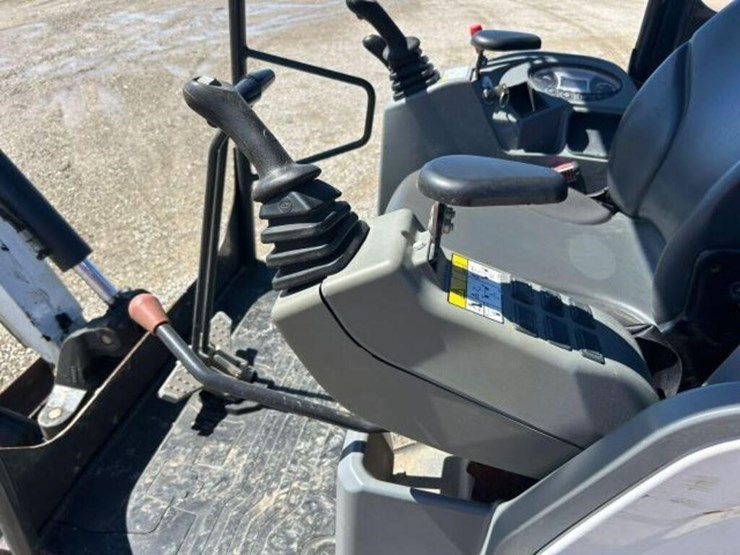 2020-bobcat-e20-image-11