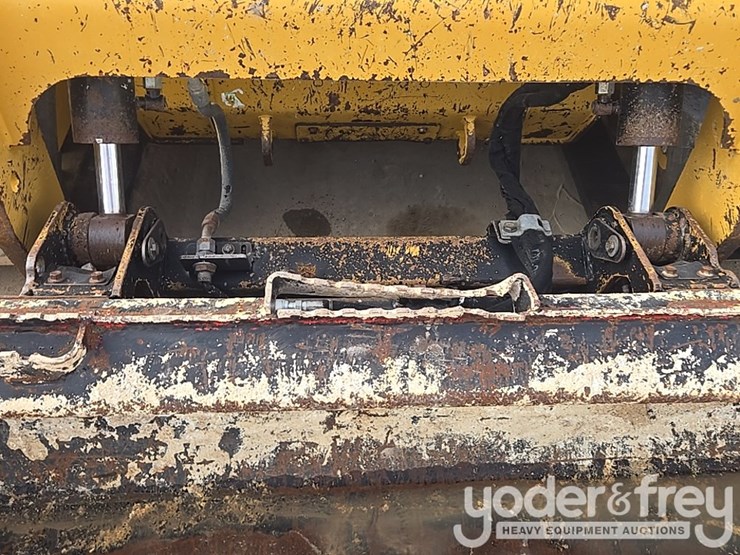 2021-caterpillar-289d3-image-26