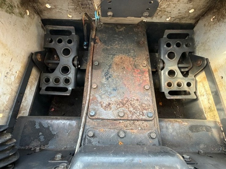 bobcat-s130-image-44
